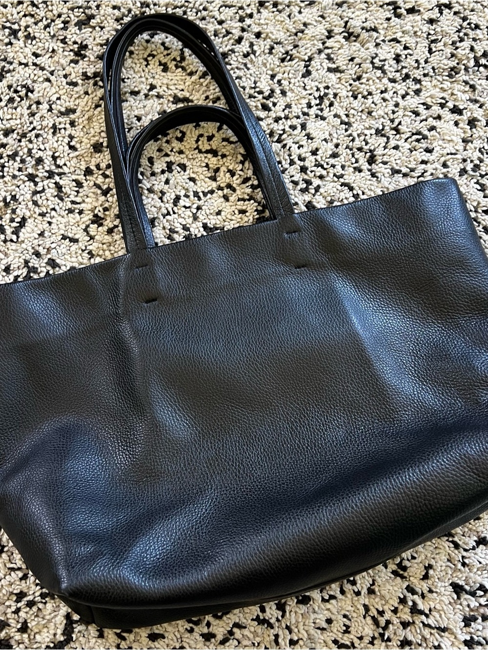 Cuyana Small Easy Tote Pebbled Leather Black - Picture 14 of 15